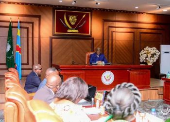Le Chef de l'Etat Félix Tshisekedi a présidé ce vendredi 25 février la quarante-deuxième réunion du conseil des Ministres en présentiel à la cité de l'Union Africaine. Dans sa communication, il est revenu sur la nécessité de faire du secteur du numérique en République démocratique du Congo, «un levier d’intégration, de bonne gouvernance, de croissance économique et de progrès social» note le compte rendu de cette réunion, signé par le Ministre de la communication et médias, porte-parole du gouvernement Patrick Muyaya.  
