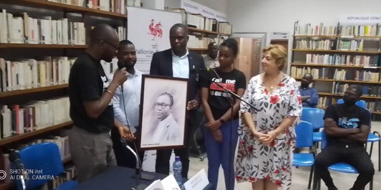 Kinshasa reçoit la 8 ème fête du livre de Kinshasa du 1 au 20 février 2022. Au programme, bien d'activités sont inscrites, notamment, l'atelier d'écriture animé par Paul Kawczak avec la transmission des différentes techniques de construction d'un roman.