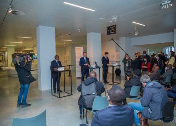 Le Premier ministre Sama Lukonde a fait le déplacement pour la Belgique depuis le mardi 16 Février 2022, où il va représenter la RDC au sommet UE-UA (Union européenne-union africaine) qui se tient du 17 au 18 février 2022 à Bruxelles.