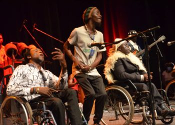 Staff Benda Bilili a électrisé l'Institut français de Kinshasa