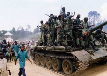 La Cour internationale de justice (CIJ) a rendu son verdict sur le dossier de l'invasion de l'armée ougandaise à l'Est de la République démocratique du Congo ce mercredi 09 février 2022 à la Haye (Pays-Bas). Au lieu de 11 milliards dollars américains comme l'a souhaité Kinshasa, Kampala est astreint, par la décision de la haute Cour Onusienne, de verser 325 millions de dollars américains des réparations pour des pertes et dégâts causés en RDC pendant la deuxième guerre de 1998 à 2003.