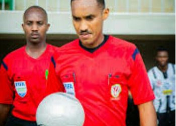 C'est l'arbitre international burundais, Pacifique Ndabihawenimana qui sera au commande de cette rencontre, il sera assisté du Camerounais Elvis Noupoue (Assistant 1), du Burkinabé Tiama Seydou (Assistant 2) et du Mauritanien Beida Dahana, qui fera office de 4ème arbitre.