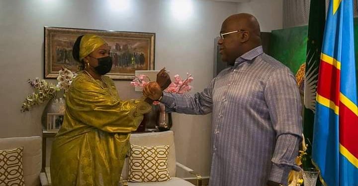 Le  dossier relatif à la construction de la route reliant les villes de Kolwezi au Lualaba et Solwezi en Zambie, a conduit la Gouverneure intérimaire du Lualaba Fifi Masuka à Lusaka en février dernier rencontrer les autorités zambiennes, de retour, elle devrait rendre compte, Reçue en audience ce Samedi 19 mars 2022 dans la soirée par le Président de la République Félix Tshisekedi, l'autorité provinciale en mission à Kinshasa a présenté au Chef de l'Etat le rapport de sa mission au pays de Hakainde Hichilema.