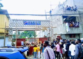 les professeurs de l'Institut Facultaire des Sciences de l’Information et de la Communication (IFASIC) disent non à la reprise des activités académiques, avant que soit connue l'issue des travaux en commission entre leur banc syndical (RAPUCO) et le banc gouvernemental.