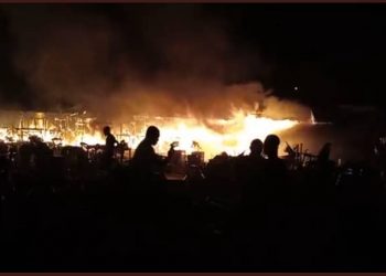 Un Incendie s'est déclaré ce mercredi 09 Mars 2022 dans la soirée, dans une kermesse organisée dans la commune de la Gombe, près de l'Insitut Facultaire des Sciences de l'Information et de la Communication (IFASIC).  Selon les témoignages, ladite Kermesse appartiendrait au Porte-parole de l'artiste musicien JB Mpiana, Roger Ngandu.