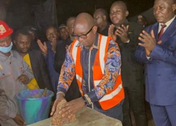 Après l'étape de Mbandaka dans la province de l'Equateur où il a atterri samedi 12 mars 2022, le Premier Ministre Sama Lukonde a pris, le jour d'après, le chemin pour la province de la Tshuapa, à partir de laquelle, il a rejoint Bokote, le village d'origine d'Isidore Bakandja où il a procédé au lancement des travaux de construction du Sanctuaire du Bienheureux Isidore Bakandja.