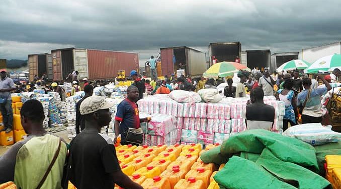 le Gouvernement congolais a ordonné la suspension de ces 5 contrats d’importation dans le cadre de l’action visant, d’une part, l’assainissement du secteur d’importation des biens de grande consommation, et d’autre part, à préserver le pouvoir d’achat des consommateurs contre la fraude et la spéculation sur le marché.
