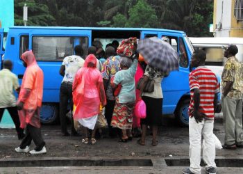 Se déplacer quotidiennement à Kinshasa, surtout pour rejoindre le centre-ville, requiert un budget important qui peut atteindre le montant alloué pour le déjeuner dans plusieurs foyers moyens.