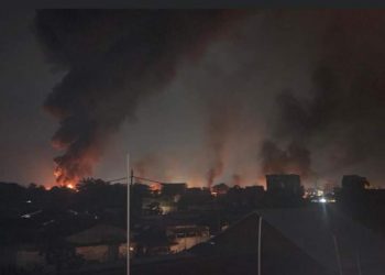 un incendie s'est déclaré dans la commune de Matete, dans un entrepôt de carburant non loin du boulevard Lumumba, en face du saut-de-mouton.
