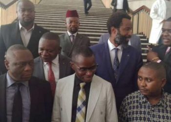 une motion de défiance contre le Ministre de l'économie nationale Jean-Marie Kalumba Yuma est déjà signée par 70 deputés et déposée au bureau de l'Assemblée nationale.