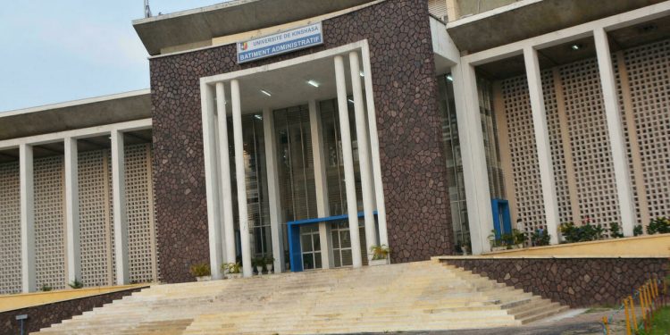 Bien que les travaux en commission paritaire entre le Gouvernement et le banc-syndical de l'ESU soient lancés depuis le vendredi 25 mars dernier, le Réseau des associations des professeurs des universités et instituts supérieurs du Congo (RAPUCO) confirme, en ce qui le concerne, la poursuite de la grève.