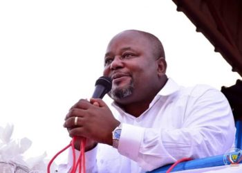 En séjour dans sa province natale pour une mission concernant le fonctionnement du ministère du Budget dans le Sud-Kivu, Aimé Boji, Ministre d'État, Ministre du Budget en a profité, le samedi 02 avril 2022, pour tenir un meeting à Bukavu.