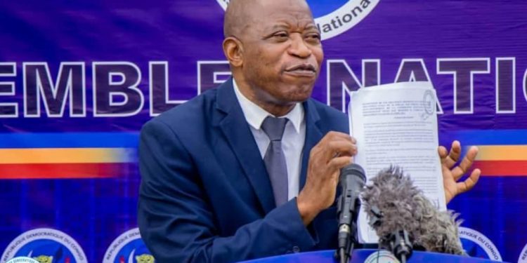 Le processus de remplacement de Jean-Marc Kabund dans l'actuel bureau de l'Assemblée nationale au poste de Premier vice-président vient d'être déclenché. L'Assemblée nationale reçoit déjà des candidatures dès ce vendredi 22 et samedi 23 avril 2022, pour les scrutins qui se tiendront le mercredi 27 avril.