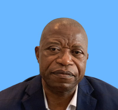 Sans surprise, le député national de l'Union pour la démocratie et le progrès social (UDPS) André Mbata vient d'être élu par ses pairs premier vice-président de l'Assemblée nationale. Une élection qui s'en est suivie de l'installation effective. Cette entrée au bureau de l'Assemblée nationale intervient au terme d'une élection dont il était candidat unique.