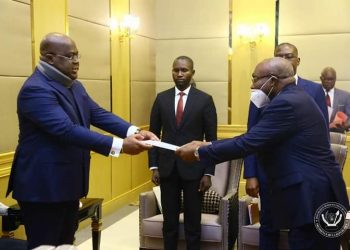 La République démocratique du Congo a reçu 4 nouveaux ambassadeurs accrédités sur son territoire. Félix Antoine Tshisekedi a reçu ce jeudi 7 avril au Palais de la nation, les lettres de créances de quatre ambassadeurs, Metch Adje Silas, ambassadeur Extraordinaire et plénipotentiaire de la République de Côte d'ivoire, Cho Jai-Chel; Ambassadeur extraordinaire et plénipotentiaire de la République de Corée, Cyprien Sylvestre Mamina; Ambassadeur extraordinaire et plénipotentiaire de la République du Congo, Said Juma Mshana; Ambassadeur extraordinaire et plénipotentiaire de la République de Tanzanie.