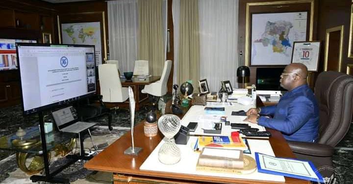 Il s'est tenu en visioconférence une réunion extraordinaire du sommet de la troïka de l'organe de la SADC associée aux pays contributeurs du personnel à la mission de la SADC au Mozambique (SAMIM) Le Chef de l'État Félix Tshisekedi a pris part à cette réunion avec certains de ses pairs à cette réunion, depuis son cabinet de travail à la cité de l'Union Africaine à Kinshasa.  