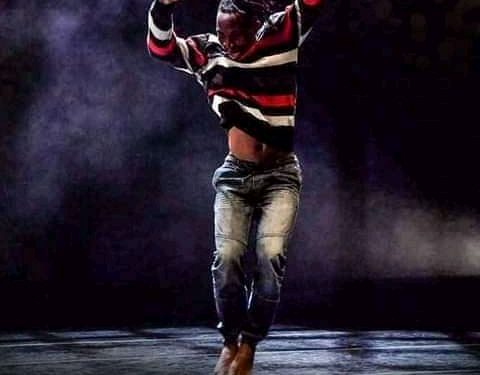 On retient le souffle ! Après vents et marées, le festival international de danse Me Ya Be tenu par la Compagnie Jacques Bana Yanga tiendra sa 11 ème édition du 22 au 29 avril 2022.