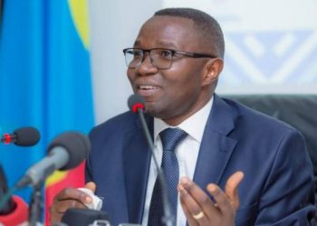 S'exprimant sur une radio périphérique, Julien Paluku Kahongya, le Ministre national de l'industrie, a porté la communication sur l'introduction de 10% de farine de manioc dans la fabrication du pain et de 20% pour ce qui est de la pâtisserie.