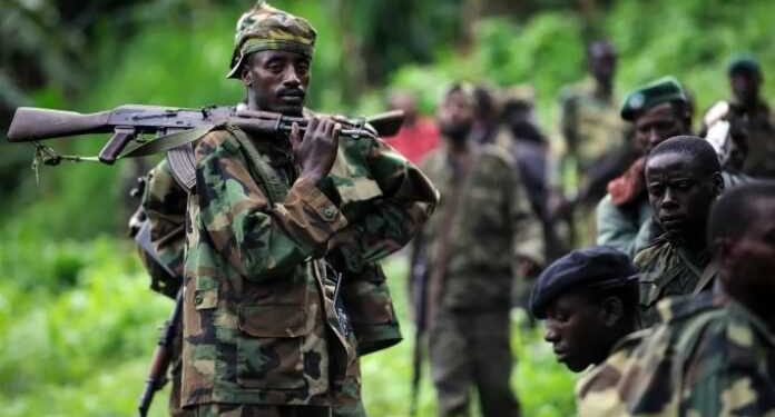 Après une accalmie d'environ une semaine, les affrontements ont repris entre les FARDC et les rebelles du M23. Apparement, il doit s'agir du groupe de Makenga, lequel utilise l'Ouganda comme base arrière. C'est ce qui peut expliquer le fait que les combats se déroulent plus au niveau de Rutshuru, particulièrement vers Bunagana, localité frontalière avec l'Ouganda.