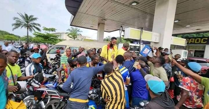 Ce lundi 04 avril 2022 déjà dans la matinée, les habitants de la ville de Kinshasa se sont réveillés avec un fait inhabituel. Plusieurs stations services sont à l'arrêt par manque de carburant.