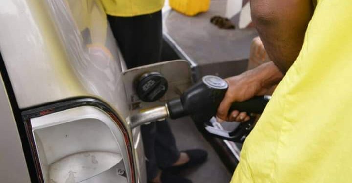 A Kinshasa, la situation est moins tendue ce mardi 05 Avril 2022, contrairement à lundi 04 avril où il y avait des graves agitations dans les stations service, inondées suite à la pénurie de carburant déclarée de bouche à l'oreille.