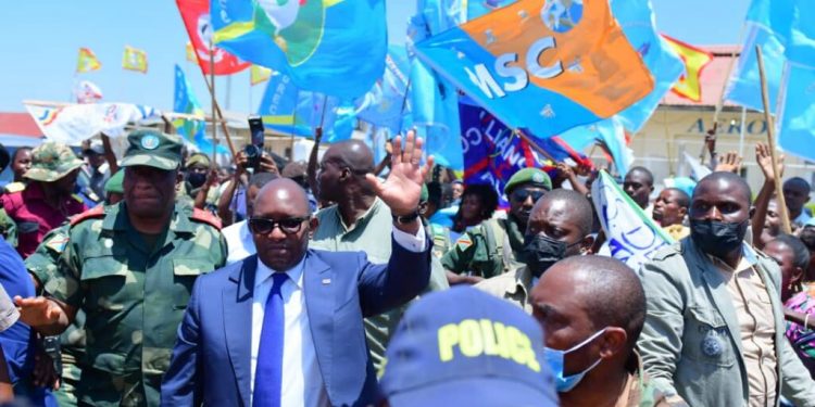 Le Premier Ministre a foulé ce mercredi 13 avril 2022 le sol de la ville de Bunia, chef lieu de la province de l'Ituri. Comme à Goma, le Premier est à la tête  d'une forte délégation gouvernementale dont quelques parlementaires pour évaluer l'Etat de siège instauré dans les provinces du Nord-Kivu et de l'Ituri depuis le mois de mai 2021.