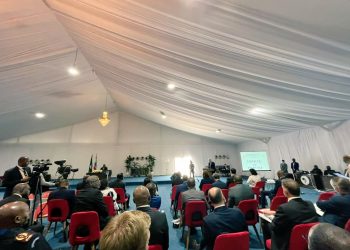 Dans la perspective de la recherche de la paix, particulièrement dans l'Est du pays, le Président de la RDC Félix Tshisekedi a procédé à la création, en juillet 2022; du Programme de démobilisation, désarmement relèvement communautaire et stabilisation (P-DDRCS). Si en date du 28 mars dernier, le Premier ministre Sama-Lukonde, a procédé l'ouverture de l'atelier d'adoption et de validation de la stratégie nationale dudit programme, le Président de la République Félix Tshisekedi lui, a ce lundi 04 avril 2022, présidé une réunion qui a procédé à sa validation. Il a dirigé cette réunion, en qualité du président du comité de pilotage du programme qui vise entre autre la pacification du pays.