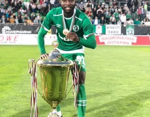 C'est bien une nouvelle sombre pour le football congolais, l'annonce du décès ce lundi 09 mai 2022 de l'avant-centre congolais et sociétaire du FC Twente au Pays-Bas.