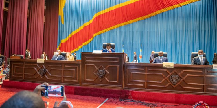 Une Commission spéciale et temporaire, instituée suite à une motion du député national Paulin Odia, pour scruter les raisons des absentéismes de certains députés nationaux et de les sanctionner, afin de procéder, purement et simplement, à leurs invalidations.