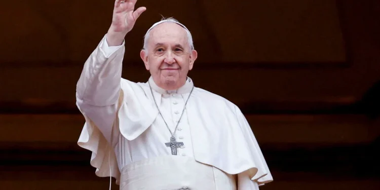 Alors que la RDC s'apprêtait à accueillir le souverain pontife, voilà que les Congolais devront encore garder leur mal en patience. Pour des raisons de santé, le voyage du pape François est reporté sine die. La nouvelle est tombée ce vendredi 10 juin 2022.