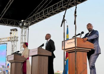 La République démocratique du Congo (RDC) va accueillir très bientôt le Pape François. Les préparatifs sont en cours et de manière accélérée. Cette question a été abordée au cours d'un briefing de presse spécial ce jeudi 2 juin 2022 au site de l'aéroport de Ndolo qui  accueillera le Saint-Père pour la grande messe, tenu par le Ministre de la communication et médias, Patrick Muyaya, le Nonce Apostolique et Représentant du Souverain pontife à Kinshasa Mgr Ballestero et le Chef de projet événementiel désigné par le gouvernement, Jésus Noël Sheke.