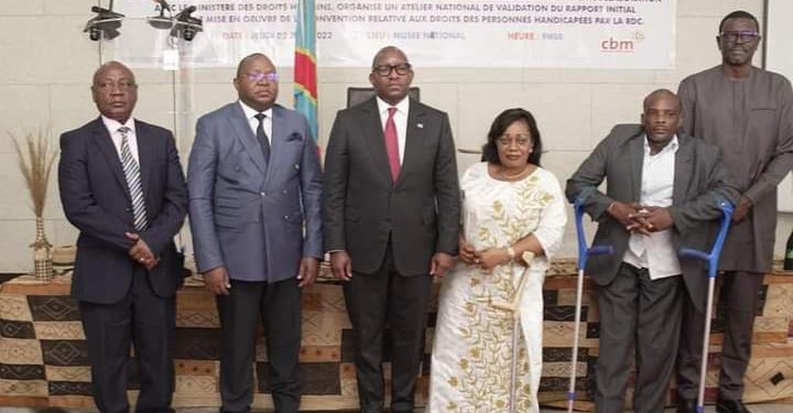 Le ministère en charge des personnes vivant avec handicap et autres personnes vulnérables en collaboration avec le ministère des droits humains ont organisé l’atelier national de validation du rapport initial sur l’état de mise en œuvre, par la République démocratique du Congo (RDC), de la « convention relative aux droits des personnes handicapées ». La cérémonie d'ouverture des travaux a eu lieu ce 02 juin 2022 au Musée national et a été présidée par le Premier Ministre Sama Lukonde.
