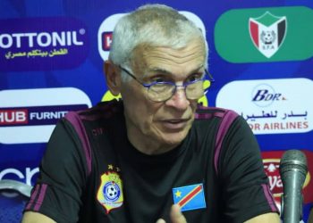 Après le double échec consécutif des léopards A de la RDC lors des deux premières journées des éliminatoires de la coupe d'Afrique des Nations Total Énergies Côte d'Ivoire 2023, (RDC 0-1 Gabon et Soudan 2-1 RDC) le ministre des Sports et loisirs Serge konde a tapé du poing sur la table et notifie au sélectionneur Hector Cuper à travers une correspondance, un préavis de résiliation de son contrat avec le gouvernement congolais.