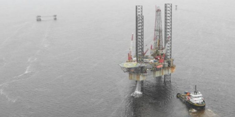 C'est fait, le pétrole brut en République démocratique du Congo peut être exploité. Mais il a fallu que les preneurs dans le secteur pétrolier se manifestent dans un processus d'appels d'offres d'attribution des blocs comme le veut la loi. C'est ainsi que le chef de l'Etat Félix Tshisekedi a procédé ce jeudi 28 juillet, au lancement officiel d'appels d'offres d'attribution des 27 blocs pétroliers et 3 blocs gaziers à Kinshasa, capitale de la RDC. 