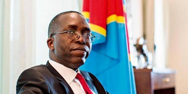 Initialement prévu ce lundi 11 juillet 2022, le procès sur l'affaire Bukanga Lonzo est reporté pour le 14 juillet 2022 prochain. C'est ce qui ressort de l'audience de ce jour qui avait tous les ingrédients possibles pour se tenir, avant qu'il s'avère que l'un des prévenus en la personne du sud-africain Christophe Krobler manquait d'interprète.