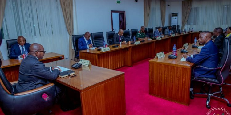 Pour la deuxième fois, quelques membres du gouvernement de la République démocratique du Congo (RDC) et certains responsables des services de défense et sécurité se sont réuni autour du Premier ministre Sama Lukonde pour évaluer les dégâts causés suite aux manifestations contre la MONUSCO à l'Est du pays.