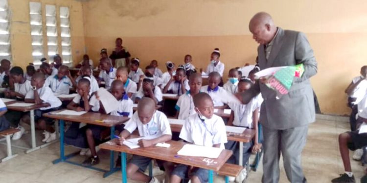 La liste des épreuves nationales dans le système d'enseignement de la République démocratique du Congo (RDC) vient de connaître une nouvelle venue. Il s'agit du Test National de Sélection et d'Orientation Scolaire et Professionnel (TENASSOP).