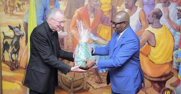 Séjournant à Kinshasa depuis quelques jours, le secrétaire exécutif du saint-siège, le cardinal Pietro Parolin a été reçu par le Premier Ministre Congolais Sama Lukonde ce samedi 02 juillet à la primature.