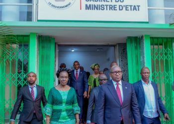 Dans le but de réformer le mode de gestion de consommation d'eau et d'électricité par les instances de l'Etat, des nouveaux textes sont en perspective. Lancés il y a peu, les travaux de la 4ème phase de la Commission technique mixte pour ce faire viennent d'être clôturés ce 07 juillet 2022 par le Premier Ministre Sama Lukonde au Ministère du portefeuille. Ils ont réuni les délégués de la présidence de la République, de la Primature, des ministères du Budget, des Finances, du Portefeuille, et des Ressources hydrauliques, sans oublier ceux du Conseil supérieur du Portefeuille
