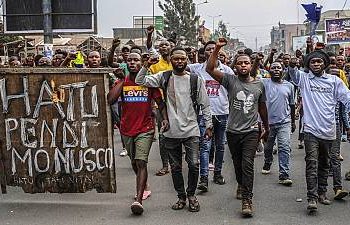 Les mouvements de protestation contre la présence des forces onusiennes en République démocratique du Congo a pris des ailes. Visiblement, ils ont quitté la province du Nord-Kivu où il y a 48h, lundi et mardi derniers d'intenses manifestations, pour s'exporter à la province soeur du Sud-Kivu ce 27 juillet où des populations ont exprimé leur colère pour exiger le retrait des éléments de la Monusco.