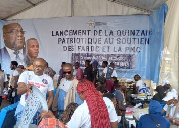 Lors des collectes de sang organisées à Kinshasa, les donneurs répondent toujours présents. Comme ce samedi 30 Juillet 2022 où le rond-point huilleries accueille un grand nombre des donateurs bénévoles du sang pour sauver les vies des militaires FARDC et policiers engagés dans des opérations de traque des forces négatives dans l'Est du pays.
