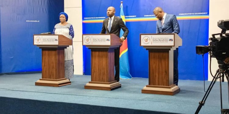 Il vrai qu'une panne du bloc pétrolier 25 est sous le parc de Kingakati, appartenant à Joseph Kabila l'ex président de la République. Il est aussi vrai que la République démocratique du Congo vient de lancer les appels d'offres d'attribution de ses 27 blocs pétroliers depuis le 28 juillet.