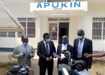 Plus d’une cinquantaine des professeurs de l’université de Kinshasa assènent un coup fatal à la démarche du comité exécutif de l’association des professeurs de l’université de Kinshasa à l’initiative de la marche visant le départ de Muhindo Nzangi de l’Esu.