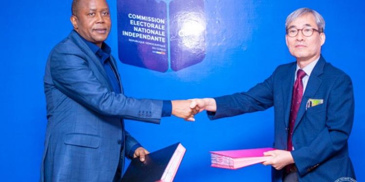 Le processus électoral pour les échéances de 2023 a franchi un pas vers l'avant, bien qu'io reste beaucoup à faire. Un contrat a été signé entre la Commission électorale nationale indépendante et l'entreprise Miru Systems CO pour l'acquisition des Kits d'enrôlement des électeurs et autres services.