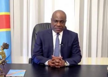 Martin Fayulu exige la libération des acteurs politiques transférés à Makala dernièrement parce que sous-mandat d'arrêt provisoire. Il s'agit d'un côté de Jean-Marc Kabund à qui on reproche de tenir des propos injurieux portant atteinte aux institutions publiques et alarmant la Population et Jimmy Kitenge de l'autre pour avoir tenus des propos similaires à l'endroit des autorités de la RDC.