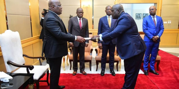 C'était dans une cérémonie solennelle que le président de la République Félix Tshisekedi a reçu les lettres de créance des nouveaux Ambassadeurs de 4 pays accrédités en République démocratique du Congo.