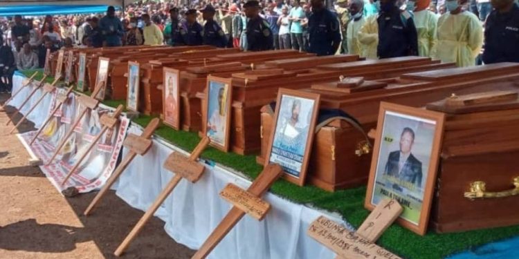 Les civils tués lors des mouvements de protestation populaire contre la Monusco à la fin du mois de Juillet ont été portés en terre ce vendredi 05 août 2022. Ce sont dix corps qui ont été inhumés ce jours, après une cérémonie d'hommage dans la ville de Goma sous des vives émotions de la population.