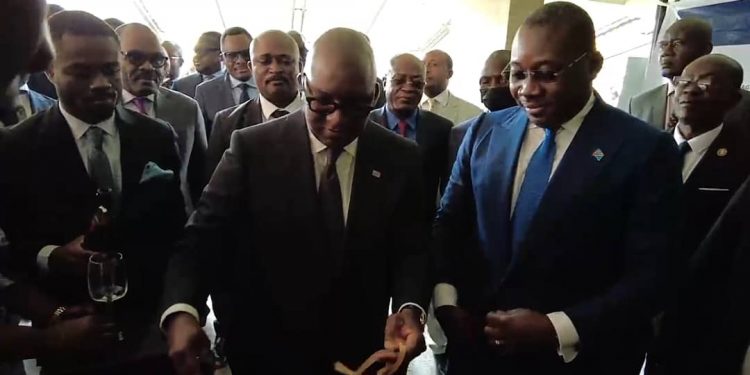 C'est le Premier ministre Sama Lukonde qui a procédé à l'inauguration, ce jeudi, du bâtiment dans lequel siégera désormais le fonds national d'aménagement du territoire (FONAT) situé à Kinshasa dans la commune de la Gombe.