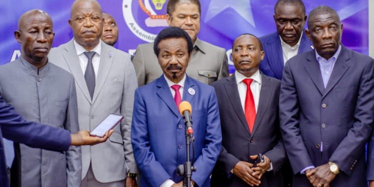 Au regard des accrochages qui s'observent à Kwamouth dans la province de Mai-Ndombe entre les peuples Teke et Yaka, le président de l'Assemblée nationale Christophe Mboso appelle au calme.