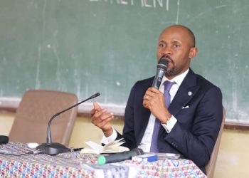 A l'Université Libre de Kinshasa (ULK) dans le cadre d'un cours intitulé " le travail gouvernemental", son titulaire, le professeur Francis Kalombo Tambwa a convié le Ministre de la communication et médias, porte-parole du gouvernement Patrick Muyaya